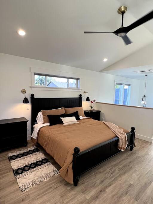 Brand New Custom Built Cottage In Downtown W/Pool! Salem Exterior photo